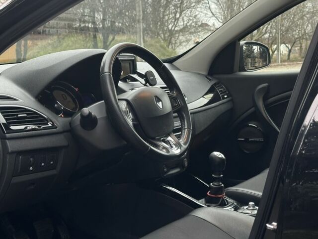 Черный Рено Меган, объемом двигателя 1.5 л и пробегом 260 тыс. км за 8600 $, фото 21 на Automoto.ua