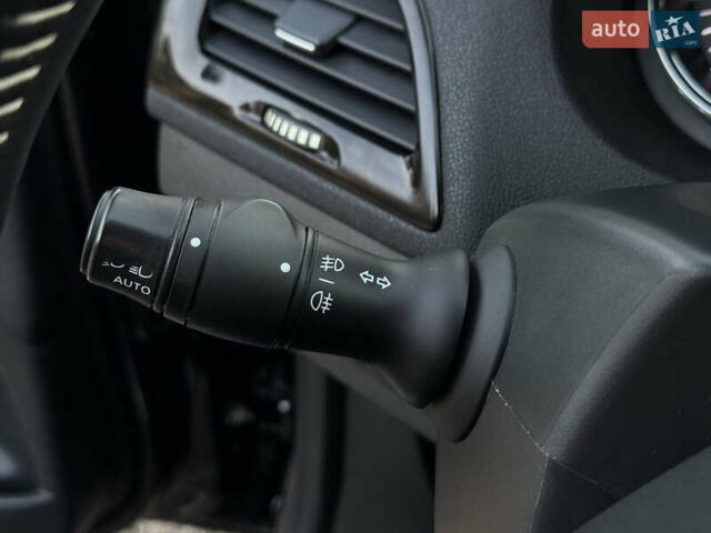 Черный Рено Меган, объемом двигателя 1.5 л и пробегом 240 тыс. км за 8950 $, фото 69 на Automoto.ua