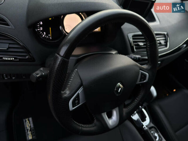 Черный Рено Меган, объемом двигателя 1.5 л и пробегом 240 тыс. км за 8950 $, фото 92 на Automoto.ua