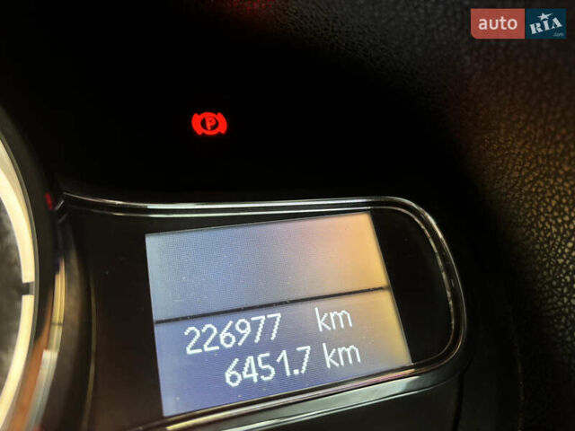 Чорний Рено Меган, об'ємом двигуна 1.5 л та пробігом 227 тис. км за 8800 $, фото 1 на Automoto.ua