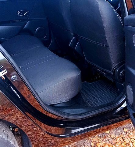 Черный Рено Меган, объемом двигателя 1.5 л и пробегом 244 тыс. км за 8100 $, фото 7 на Automoto.ua