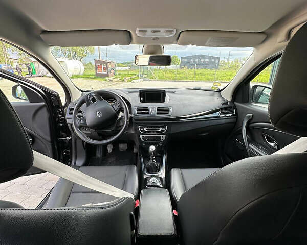 Черный Рено Меган, объемом двигателя 1.5 л и пробегом 240 тыс. км за 7700 $, фото 10 на Automoto.ua