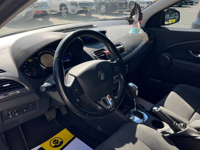Рено Меган 2013 в Ивано-Франковске на Automoto.ua Черный Рено Меган, объемом двигателя 1.5 л и пробегом 240 тыс. км за 7800 $, фото 7 на Automoto.ua