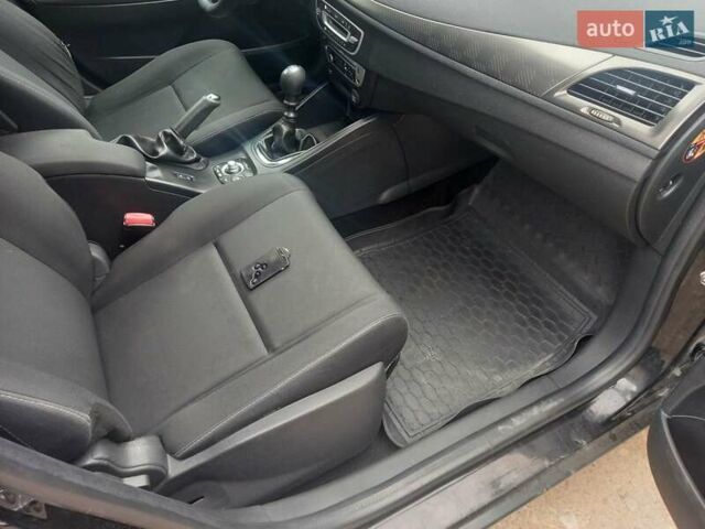 Черный Рено Меган, объемом двигателя 1.46 л и пробегом 247 тыс. км за 7600 $, фото 5 на Automoto.ua