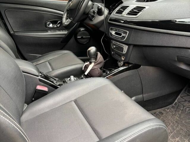 Черный Рено Меган, объемом двигателя 1.6 л и пробегом 227 тыс. км за 9000 $, фото 5 на Automoto.ua