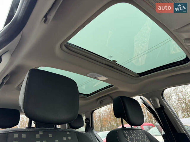 Черный Рено Меган, объемом двигателя 0 л и пробегом 221 тыс. км за 8500 $, фото 52 на Automoto.ua