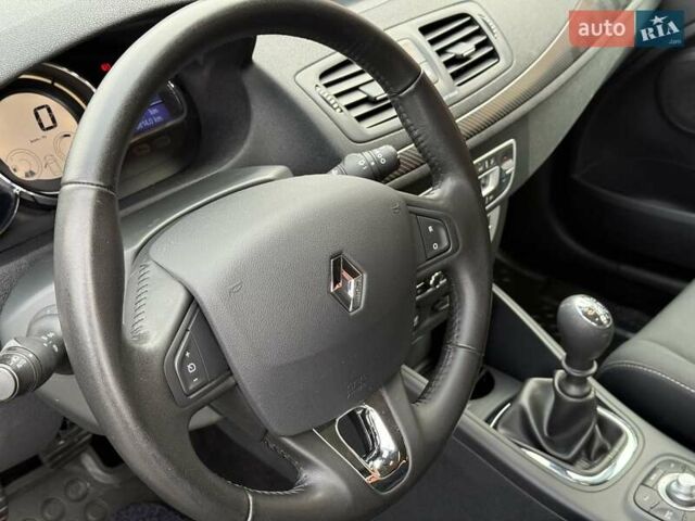 Черный Рено Меган, объемом двигателя 1.5 л и пробегом 257 тыс. км за 9350 $, фото 37 на Automoto.ua