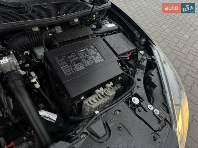 Черный Рено Меган, объемом двигателя 1.5 л и пробегом 237 тыс. км за 9300 $, фото 57 на Automoto.ua