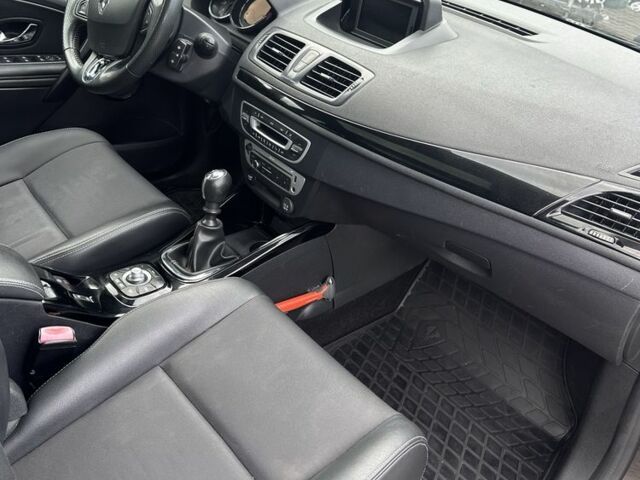 Черный Рено Меган, объемом двигателя 1.5 л и пробегом 183 тыс. км за 1599 $, фото 17 на Automoto.ua