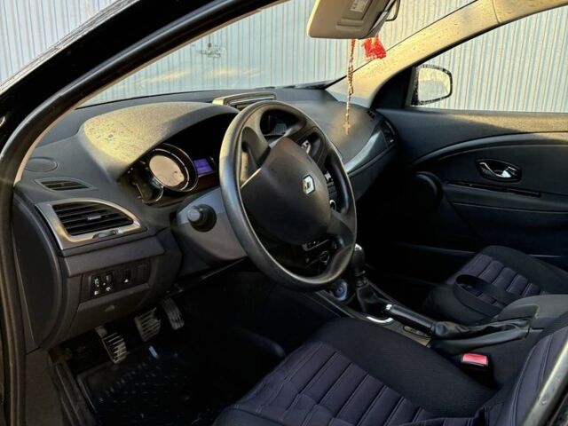 Черный Рено Меган, объемом двигателя 1.5 л и пробегом 208 тыс. км за 8400 $, фото 4 на Automoto.ua