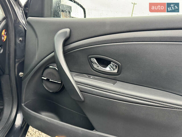 Черный Рено Меган, объемом двигателя 1.5 л и пробегом 280 тыс. км за 8600 $, фото 31 на Automoto.ua