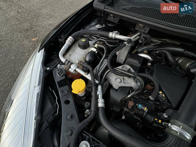 Черный Рено Меган, объемом двигателя 1.5 л и пробегом 240 тыс. км за 8950 $, фото 102 на Automoto.ua