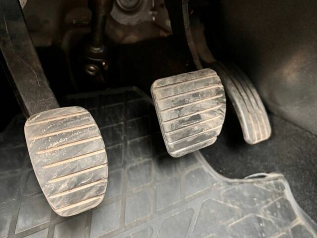 Черный Рено Меган, объемом двигателя 1.6 л и пробегом 227 тыс. км за 9000 $, фото 9 на Automoto.ua