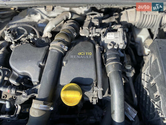 Черный Рено Меган, объемом двигателя 1.5 л и пробегом 236 тыс. км за 7500 $, фото 32 на Automoto.ua