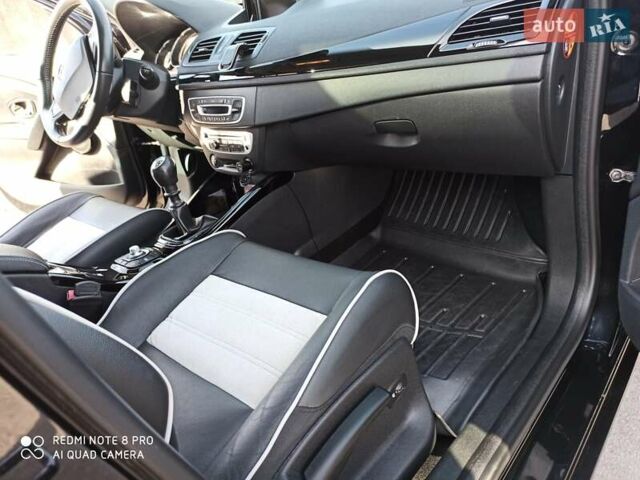 Чорний Рено Меган, об'ємом двигуна 1.46 л та пробігом 219 тис. км за 8600 $, фото 39 на Automoto.ua