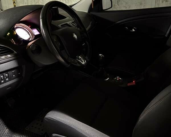Рено Меган 2013 в Львове на Automoto.ua Черный Рено Меган, объемом двигателя 1.46 л и пробегом 248 тыс. км за 8500 $, фото 13 на Automoto.ua