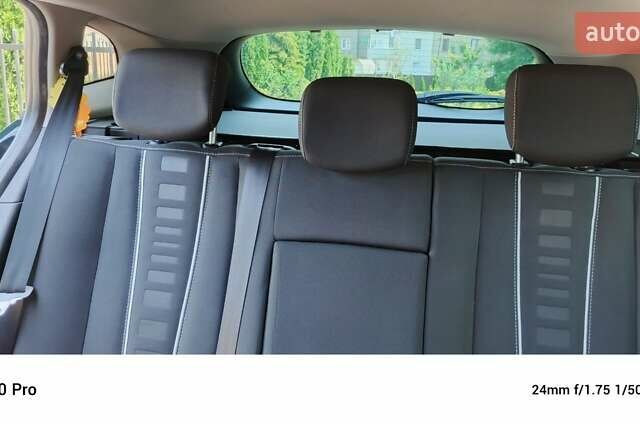 Чорний Рено Меган, об'ємом двигуна 1.46 л та пробігом 274 тис. км за 8500 $, фото 11 на Automoto.ua