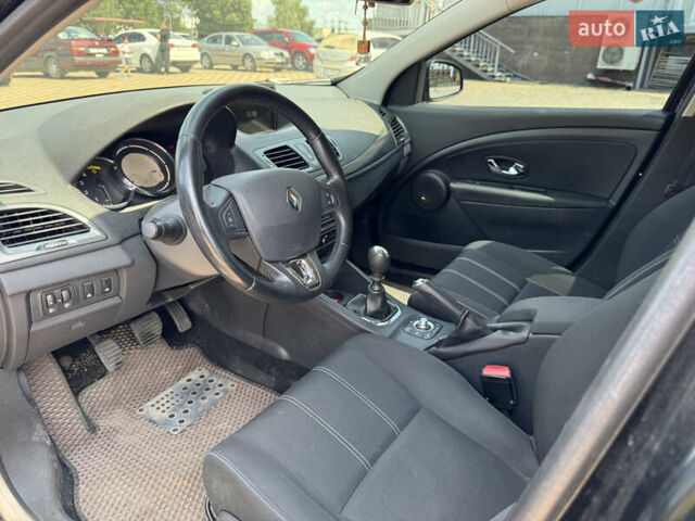 Чорний Рено Меган, об'ємом двигуна 1.46 л та пробігом 310 тис. км за 7400 $, фото 4 на Automoto.ua