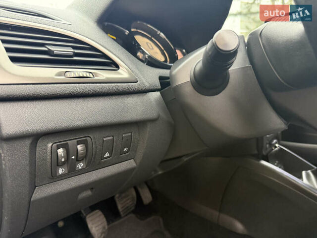 Черный Рено Меган, объемом двигателя 1.46 л и пробегом 255 тыс. км за 7000 $, фото 17 на Automoto.ua