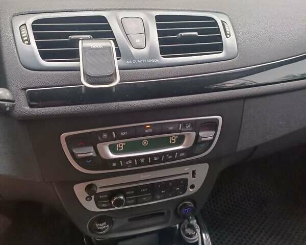 Чорний Рено Меган, об'ємом двигуна 1.5 л та пробігом 296 тис. км за 8350 $, фото 10 на Automoto.ua