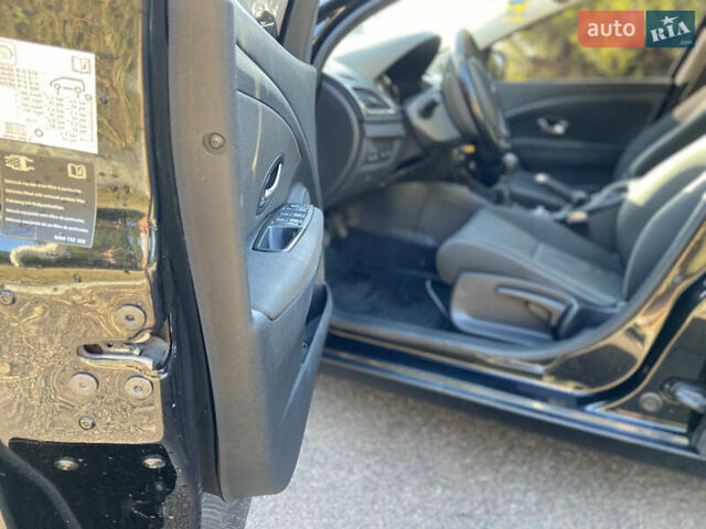 Черный Рено Меган, объемом двигателя 1.5 л и пробегом 236 тыс. км за 7500 $, фото 19 на Automoto.ua