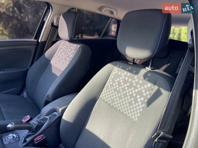 Черный Рено Меган, объемом двигателя 1.5 л и пробегом 236 тыс. км за 7500 $, фото 27 на Automoto.ua