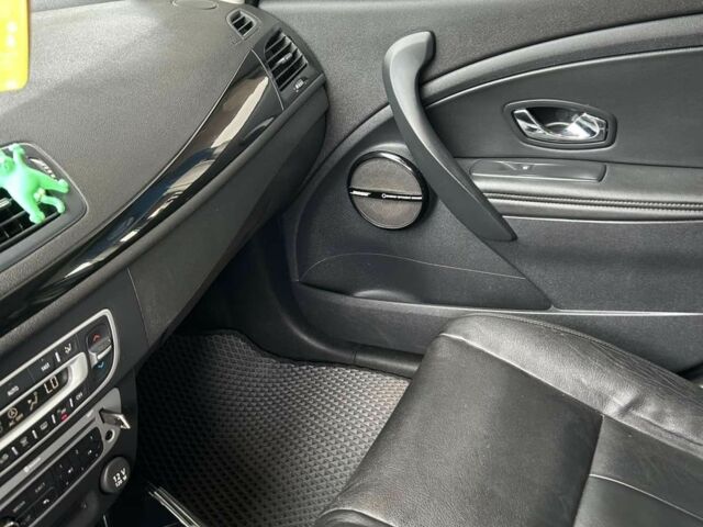 Черный Рено Меган, объемом двигателя 1.5 л и пробегом 345 тыс. км за 8300 $, фото 22 на Automoto.ua