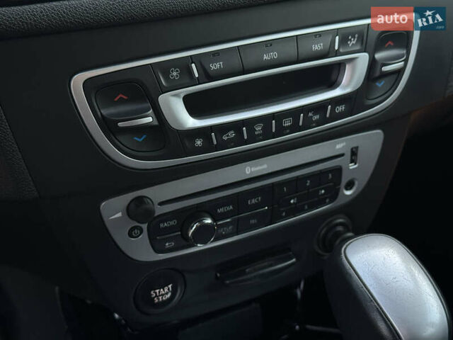 Черный Рено Меган, объемом двигателя 1.5 л и пробегом 240 тыс. км за 8950 $, фото 63 на Automoto.ua