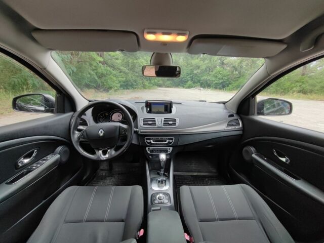 Черный Рено Меган, объемом двигателя 1.5 л и пробегом 254 тыс. км за 6700 $, фото 4 на Automoto.ua