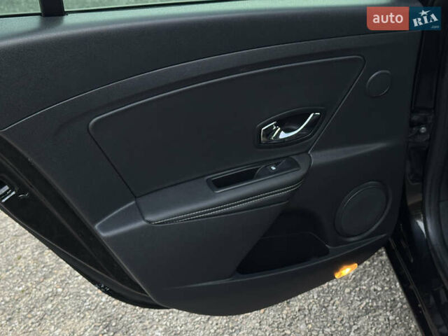 Черный Рено Меган, объемом двигателя 1.5 л и пробегом 240 тыс. км за 8950 $, фото 74 на Automoto.ua