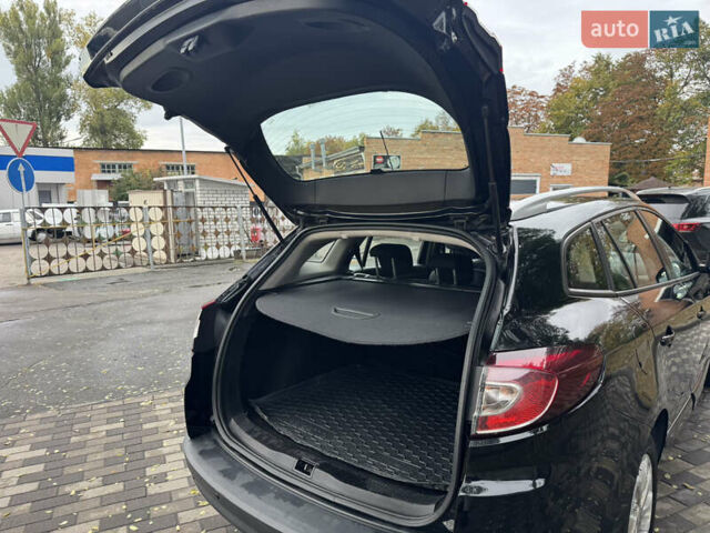 Черный Рено Меган, объемом двигателя 1.46 л и пробегом 260 тыс. км за 7500 $, фото 31 на Automoto.ua