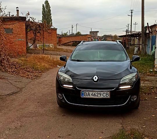 Черный Рено Меган, объемом двигателя 1.5 л и пробегом 230 тыс. км за 8000 $, фото 3 на Automoto.ua
