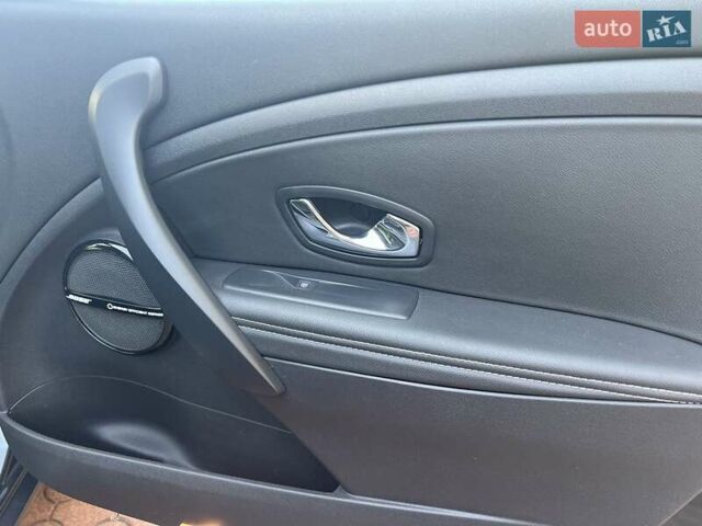 Чорний Рено Меган, об'ємом двигуна 1.5 л та пробігом 264 тис. км за 9300 $, фото 17 на Automoto.ua