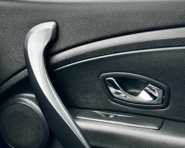 Чорний Рено Меган, об'ємом двигуна 1.5 л та пробігом 238 тис. км за 9600 $, фото 24 на Automoto.ua