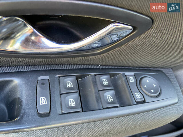 Черный Рено Меган, объемом двигателя 1.5 л и пробегом 236 тыс. км за 7500 $, фото 14 на Automoto.ua