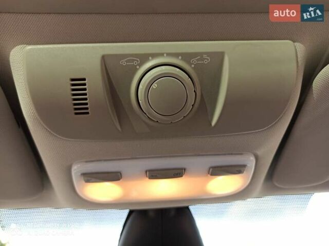 Чорний Рено Меган, об'ємом двигуна 1.46 л та пробігом 219 тис. км за 8600 $, фото 55 на Automoto.ua