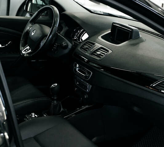 Черный Рено Меган, объемом двигателя 1.46 л и пробегом 290 тыс. км за 8400 $, фото 14 на Automoto.ua