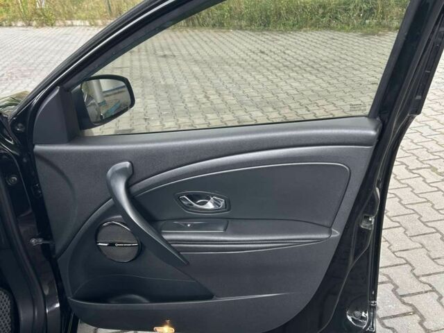 Черный Рено Меган, объемом двигателя 1.5 л и пробегом 345 тыс. км за 8300 $, фото 17 на Automoto.ua