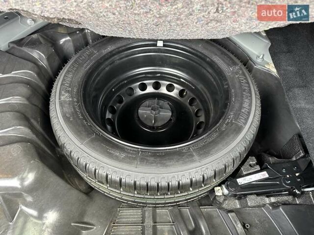 Чорний Рено Меган, об'ємом двигуна 1.6 л та пробігом 198 тис. км за 9500 $, фото 71 на Automoto.ua