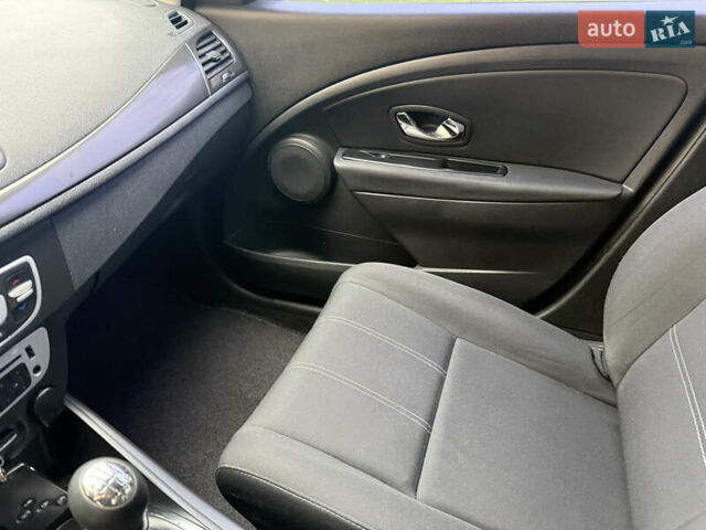 Черный Рено Меган, объемом двигателя 1.46 л и пробегом 255 тыс. км за 7000 $, фото 16 на Automoto.ua