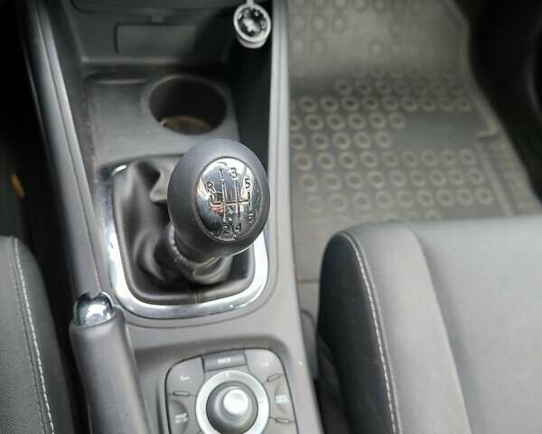 Черный Рено Меган, объемом двигателя 1.5 л и пробегом 197 тыс. км за 6800 $, фото 11 на Automoto.ua