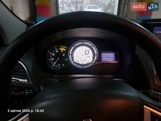 Черный Рено Меган, объемом двигателя 1.46 л и пробегом 219 тыс. км за 7699 $, фото 16 на Automoto.ua