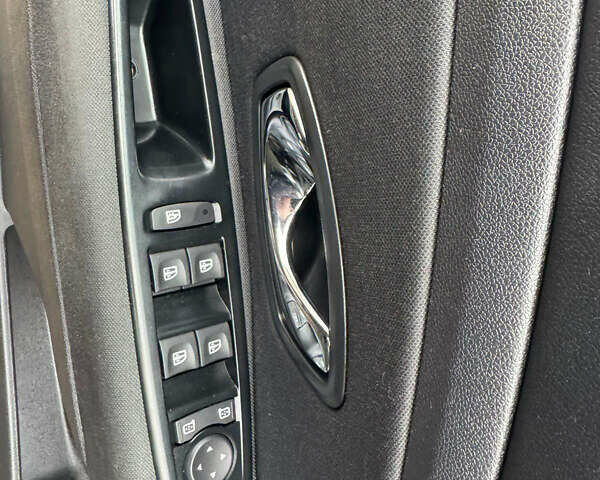 Черный Рено Меган, объемом двигателя 0 л и пробегом 221 тыс. км за 8500 $, фото 47 на Automoto.ua