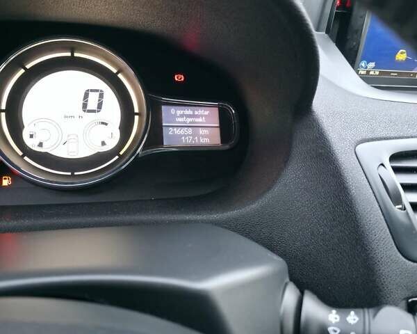 Черный Рено Меган, объемом двигателя 1.5 л и пробегом 216 тыс. км за 8650 $, фото 4 на Automoto.ua