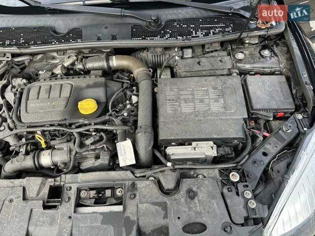 Чорний Рено Меган, об'ємом двигуна 1.6 л та пробігом 198 тис. км за 9500 $, фото 78 на Automoto.ua