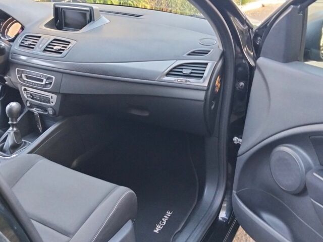 Черный Рено Меган, объемом двигателя 1.5 л и пробегом 233 тыс. км за 8900 $, фото 6 на Automoto.ua