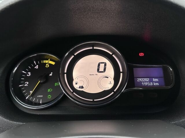 Черный Рено Меган, объемом двигателя 1.5 л и пробегом 292 тыс. км за 7300 $, фото 18 на Automoto.ua