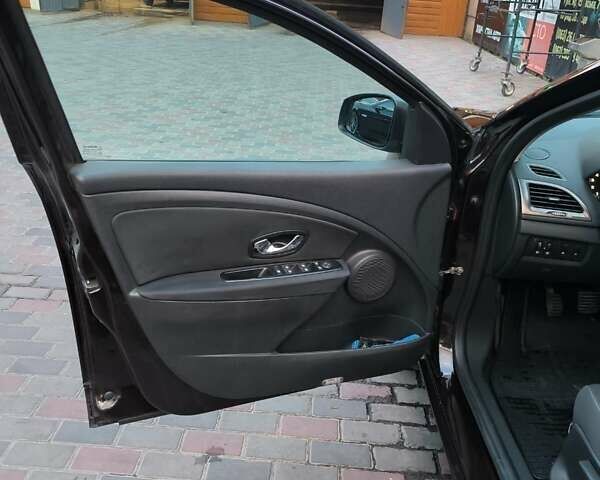 Черный Рено Меган, объемом двигателя 1.46 л и пробегом 270 тыс. км за 9300 $, фото 3 на Automoto.ua