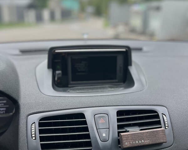 Черный Рено Меган, объемом двигателя 1.4 л и пробегом 270 тыс. км за 8500 $, фото 22 на Automoto.ua