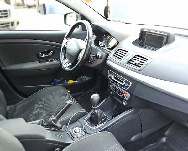 Черный Рено Меган, объемом двигателя 1.5 л и пробегом 390 тыс. км за 6800 $, фото 7 на Automoto.ua